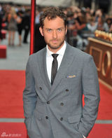 组图：《安娜-卡列琳娜》首映 凯拉与裘德-洛现身