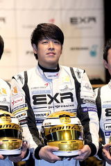 高清图：柳时元担任教练的赛车队新赛季出征仪式 