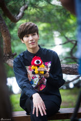 高清组图：独家对话韩国摇滚花美男鲁敏宇