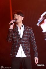 幻灯图：梁咏琪陈慧琳同场飚歌 梁汉文超酷墨镜抢眼