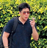 组图：郭晶晶挺大肚携夫游泰国 曝预产期9月底