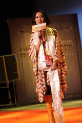 幻灯图集：《芳香之城》开机 朱茵变身国产阿凡达