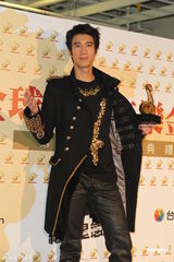 组图：周杰伦赞蔡依林漂亮 王力宏罗志祥助阵颁奖礼