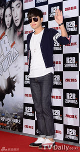 组图：崔始源李孝利等帅气参加《重返基地》首映会
