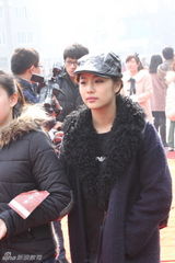 组图：北影放榜日最美工作人员与考生竞艳