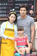 组图：贺军翔新剧不当高富帅 化身颓废老爸