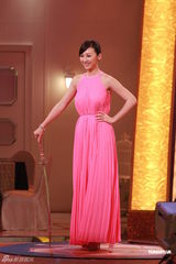 组图：张卫健梁汉文同场录节目 高海宁否认恋爱