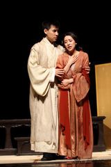 组图：邹静之话剧《我爱桃花》演出情景曝光