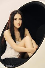 高清组图：女星孟茜台湾拍MV现场和男主角大玩暧昧