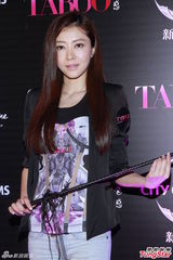 组图：钟丽缇熊黛林两代天王嫂合体