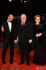 组图：《瓦文萨》首映 波兰前总统携夫人助阵
