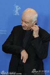 高清组图：阿明-缪勒-斯塔尔现身 被授予终身成就奖