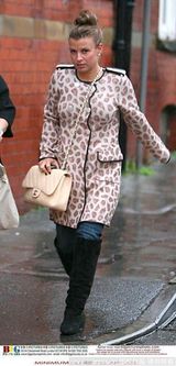 组图：鲁尼科琳儿子生日宴分开抵达 变史莱克遭恶搞 