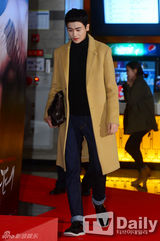 组图：李妍熙郑丽媛等靓装助阵《Monster》试映