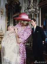 组图：英乔治小王子受洗 各国王室宝宝洗礼盘点