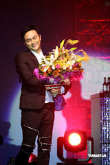 幻灯图：张智霖开音乐会 张继聪刘心悠友情助阵