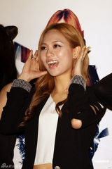 组图：miss A台北签名会人气旺 粉丝凌晨排队抢头香