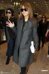 组图：Wonder Girls赴台录节目 素颜现身墨镜遮面