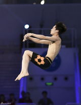 组图：《星跳水立方》复赛 吴建豪潜水服被吐槽