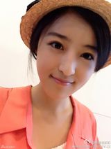 组图：央5女神引宅男熬夜 微博私照清新甜美