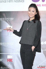 组图：叶德娴大谈“性”经 坚拒初相识就上床