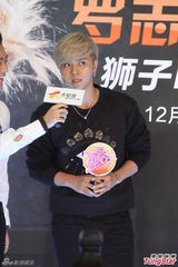 组图：罗志祥上海签售 笑称和舒淇接吻感觉好