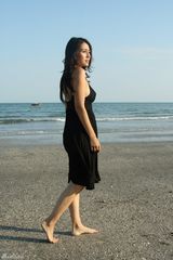 高清组图：《成都，我爱你》主创海滩漫步轻松惬意