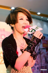 高清图：艾梦萌称不会整容 被问王贝称其“太要脸”