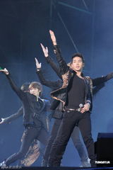 高清图：韩偶像团体SHINee与Sistar等台北火爆开唱