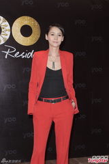 组图：Amanda S.出席派对自曝结婚十年计划生子