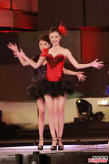 组图：亚姐中华赛区12强 佳丽泳装起舞风骚性感