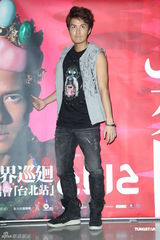 组图：郭富城个唱变型金刚舞台华丽震撼