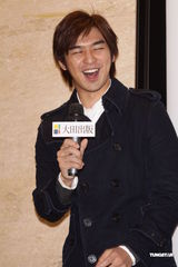 组图：陈柏霖助阵《我可能》编剧原创小说发布会