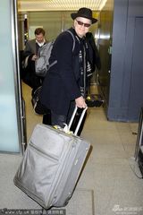 组图：简-方达机场秀剪刀手 蒂姆罗宾斯不摆谱