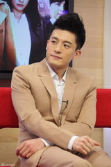 组图：《步步惊情》主创做客闹不停