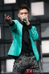 组图：SHINee回归 SISTAR《MCountdown》再夺冠