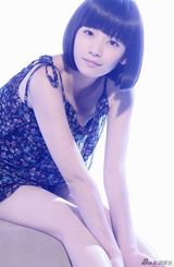 组图：新星刘欣BOBO头造型 夏日里一抹小清新