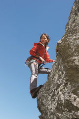 组图：李孝利新西兰拍服装广告 素颜运动显活力