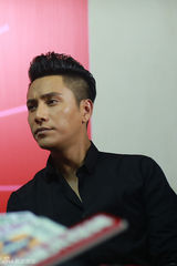 组图：《快乐男声》直播四导师受访神采奕奕