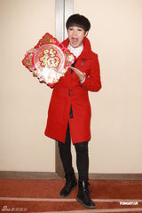 组图：东亚群星贺岁送祝福 任贤齐等拍摄贺年照