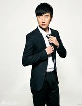 组图：高梓淇拍型男写真 演绎男人成熟魅力