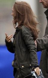 组图：《雷神2》最新片场照 波特曼现身