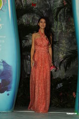 组图：Angelababy代言洗发水自称资深JAY迷