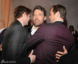 组图：奥斯卡皮特吻猛男 劳伦斯没得奖就用抢