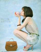 高清组图：日本混血女模玲奈可爱写真似洋娃娃