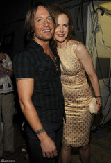 高清图：乡村音乐协会奖 妮可和老公台下秀恩爱