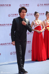 组图：莱昂纳多梁朝伟赵薇等齐聚青岛