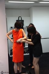 幻灯图集：梅婷将出征威尼斯 选礼服打造亮眼造型