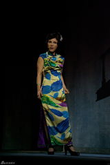 高清：《茉莉花》中西混搭引争议 谭晶带病开唱