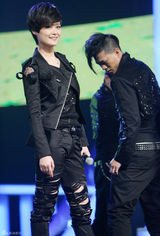 高清组图：新浪网络盛典李宇春现场劲歌热舞